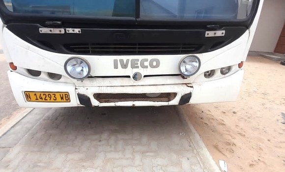 Acheter Occasion Voiture IVECO Massif Blanc à Walvis Bay, Namibie Acheter Occasion Voiture IVECO Massif Blanc à Walvis Bay, Namibie