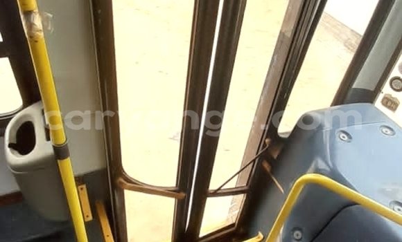 Acheter Occasion Voiture IVECO Massif Blanc à Walvis Bay, Namibie Acheter Occasion Voiture IVECO Massif Blanc à Walvis Bay, Namibie