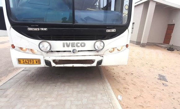Acheter Occasion Voiture IVECO Massif Blanc à Walvis Bay, Namibie Acheter Occasion Voiture IVECO Massif Blanc à Walvis Bay, Namibie