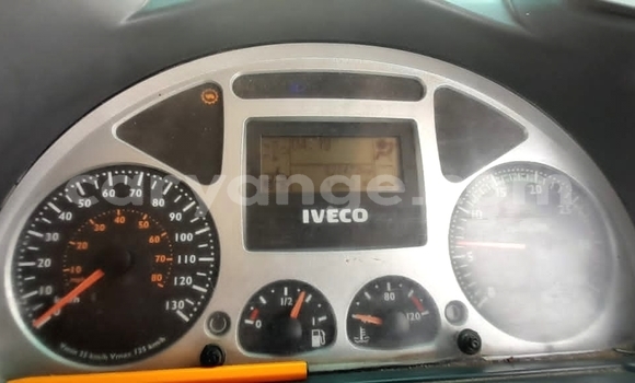 Acheter Occasion Voiture IVECO Massif Blanc à Walvis Bay, Namibie Acheter Occasion Voiture IVECO Massif Blanc à Walvis Bay, Namibie