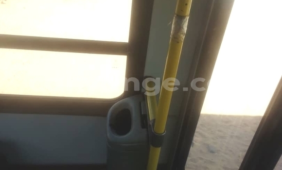 Acheter Occasion Voiture IVECO Massif Blanc à Walvis Bay, Namibie Acheter Occasion Voiture IVECO Massif Blanc à Walvis Bay, Namibie