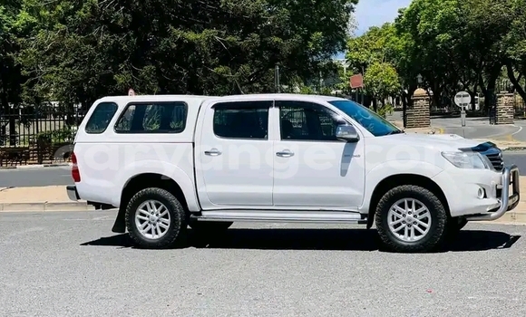 Acheter Occasion Voiture Toyota Hilux Blanc à Windhoek, Namibie Acheter Occasion Voiture Toyota Hilux Blanc à Windhoek, Namibie