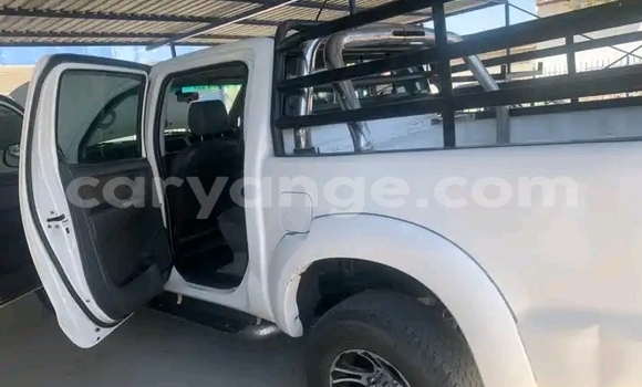Buy Used Toyota Hilux White Car in Windhoek in Namibia
