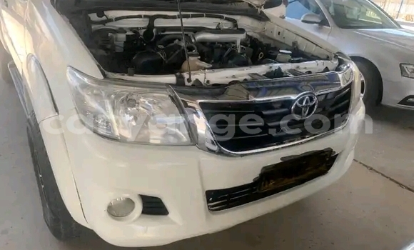 Acheter Occasion Voiture Toyota Hilux Blanc à Windhoek, Namibie Acheter Occasion Voiture Toyota Hilux Blanc à Windhoek, Namibie