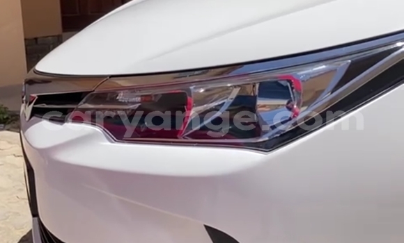 Acheter Occasion Voiture Toyota Corolla Blanc à Swakopmund, Namibie Acheter Occasion Voiture Toyota Corolla Blanc à Swakopmund, Namibie