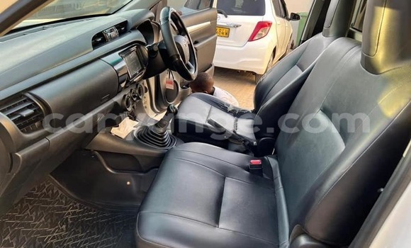 Acheter Occasion Voiture Toyota 2000GT Blanc à Windhoek, Namibie Acheter Occasion Voiture Toyota 2000GT Blanc à Windhoek, Namibie