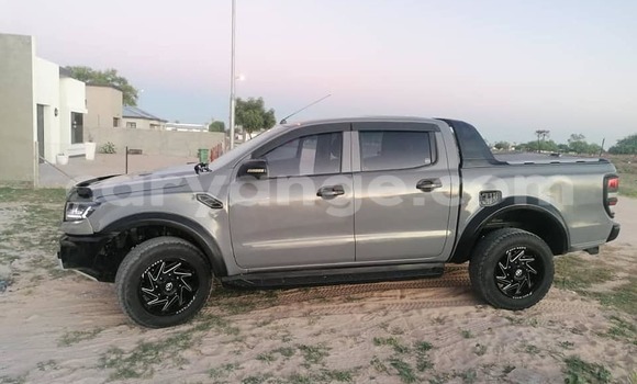 Acheter Occasion Voiture Ford B–Max Autre à Windhoek, Namibie Acheter Occasion Voiture Ford B–Max Autre à Windhoek, Namibie