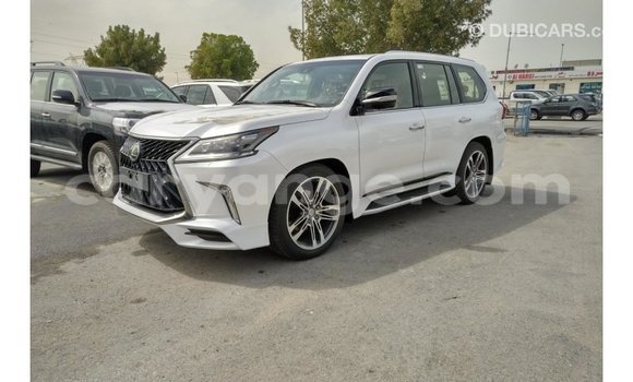 Acheter Import Voiture Lexus LX Blanc à Import - Dubai, Namibie Acheter Import Voiture Lexus LX Blanc à Import - Dubai, Namibie