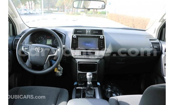 Acheter Import Voiture Toyota Prado Blanc à Import - Dubai, Namibie Acheter Import Voiture Toyota Prado Blanc à Import - Dubai, Namibie