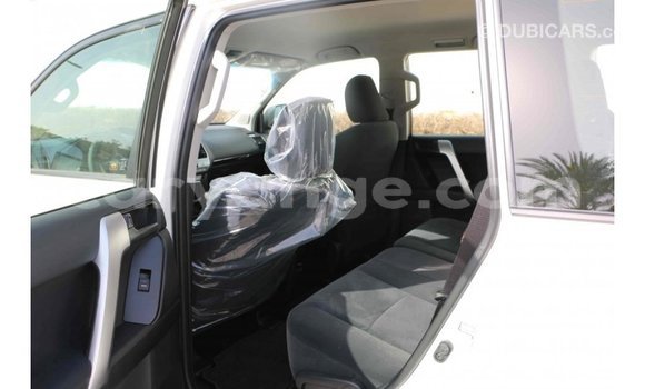 Acheter Import Voiture Toyota Prado Blanc à Import - Dubai, Namibie Acheter Import Voiture Toyota Prado Blanc à Import - Dubai, Namibie