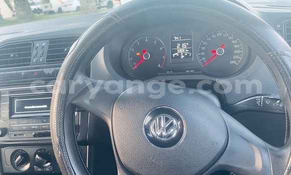 Acheter Occasion Voiture Volkswagen Polo Blanc à Swakopmund, Namibie Acheter Occasion Voiture Volkswagen Polo Blanc à Swakopmund, Namibie