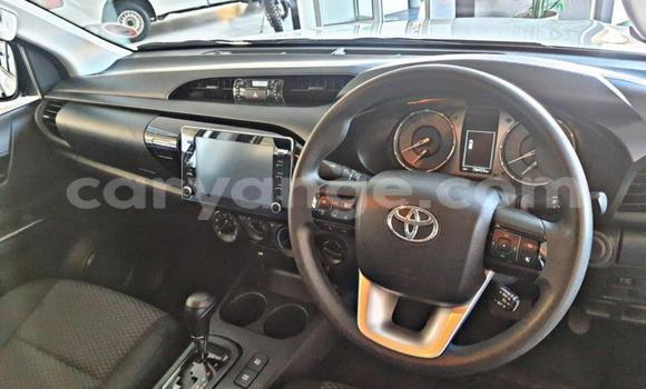 Buy Used Toyota Hilux White Car in Gobabis in Omaheke Buy Used Toyota Hilux White Car in Gobabis in Omaheke