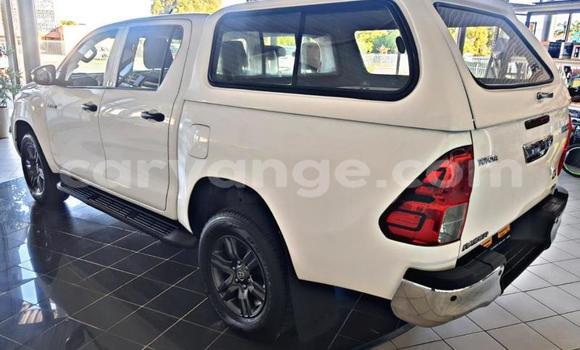 Buy Used Toyota Hilux White Car in Gobabis in Omaheke Buy Used Toyota Hilux White Car in Gobabis in Omaheke