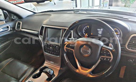 Acheter Occasion Voiture Jeep Grand Cherokee Blanc à Gobabis, Omaheke Acheter Occasion Voiture Jeep Grand Cherokee Blanc à Gobabis, Omaheke