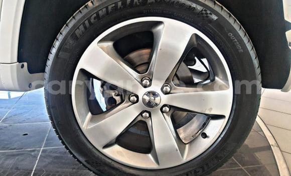 Acheter Occasion Voiture Jeep Grand Cherokee Blanc à Gobabis, Omaheke Acheter Occasion Voiture Jeep Grand Cherokee Blanc à Gobabis, Omaheke