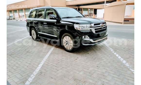 Acheter Import Voiture Toyota Land Cruiser Noir à Import - Dubai, Namibie Acheter Import Voiture Toyota Land Cruiser Noir à Import - Dubai, Namibie