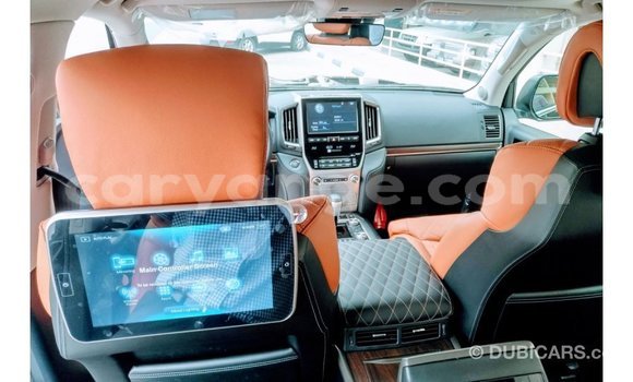 Acheter Import Voiture Toyota Land Cruiser Noir à Import - Dubai, Namibie Acheter Import Voiture Toyota Land Cruiser Noir à Import - Dubai, Namibie