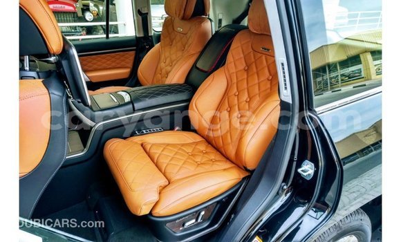 Acheter Import Voiture Toyota Land Cruiser Noir à Import - Dubai, Namibie Acheter Import Voiture Toyota Land Cruiser Noir à Import - Dubai, Namibie