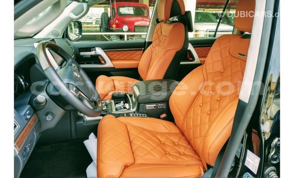 Acheter Import Voiture Toyota Land Cruiser Noir à Import - Dubai, Namibie Acheter Import Voiture Toyota Land Cruiser Noir à Import - Dubai, Namibie