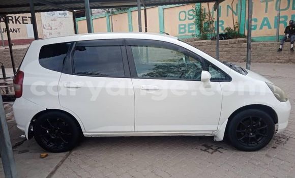 Acheter Occasion Voiture Honda FIT Blanc à Grootfontein, Namibie Acheter Occasion Voiture Honda FIT Blanc à Grootfontein, Namibie