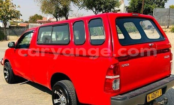 Acheter Occasion Voiture Toyota Ventury Rouge à Grootfontein, Namibie Acheter Occasion Voiture Toyota Ventury Rouge à Grootfontein, Namibie