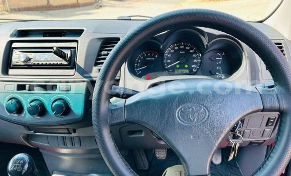 Acheter Occasion Voiture Toyota Ventury Rouge à Grootfontein, Namibie Acheter Occasion Voiture Toyota Ventury Rouge à Grootfontein, Namibie