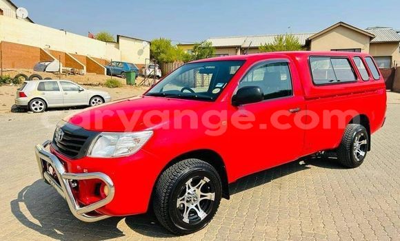 Acheter Occasion Voiture Toyota Ventury Rouge à Grootfontein, Namibie Acheter Occasion Voiture Toyota Ventury Rouge à Grootfontein, Namibie