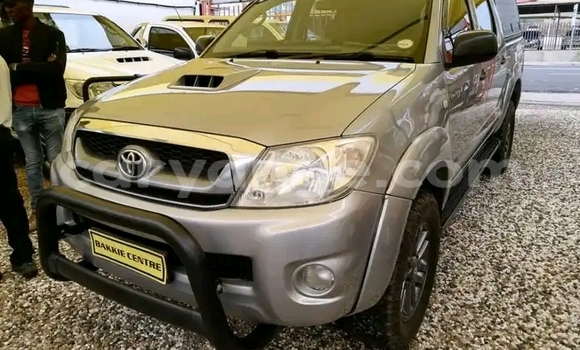 Buy Used Toyota Hilux Silver Car in Windhoek in Namibia Buy Used Toyota Hilux Silver Car in Windhoek in Namibia