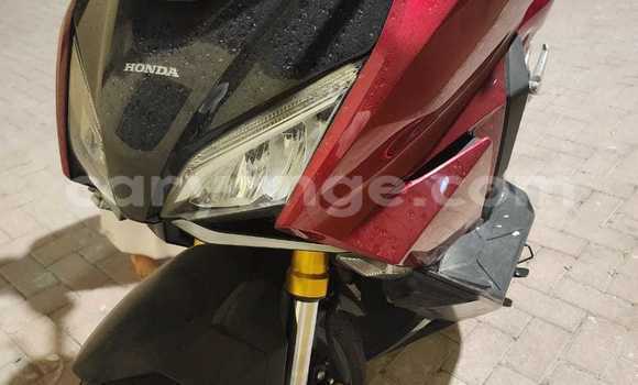 Acheter Occasion Moto Honda Forza Rouge à Windhoek, Namibie