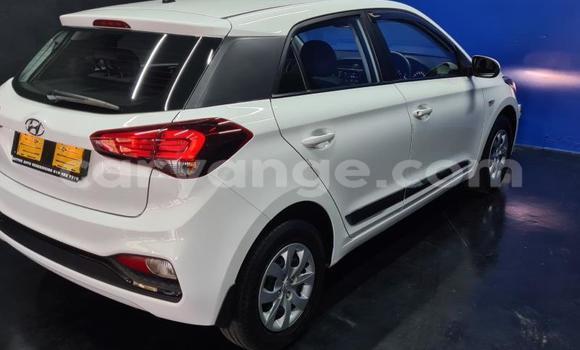Buy Used Hyundai I20 White Car in Gobabis in Omaheke Buy Used Hyundai I20 White Car in Gobabis in Omaheke