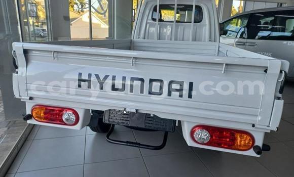 Buy Used Hyundai H1 White Car in Gobabis in Omaheke Buy Used Hyundai H1 White Car in Gobabis in Omaheke