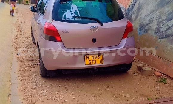 Acheter Occasion Voiture Toyota Vitz Beige à Windhoek, Namibie Acheter Occasion Voiture Toyota Vitz Beige à Windhoek, Namibie