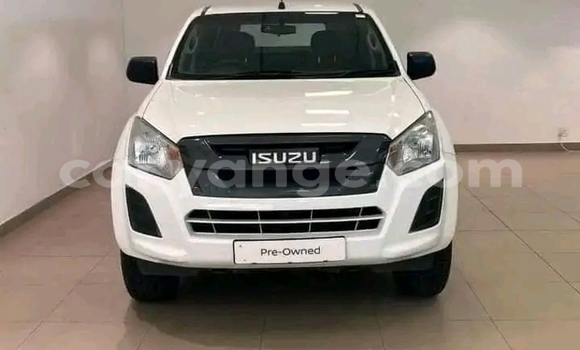 Buy Used Isuzu D–MAX White Car in Gobabis in Omaheke