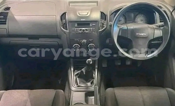 Buy Used Isuzu D–MAX White Car in Gobabis in Omaheke Buy Used Isuzu D–MAX White Car in Gobabis in Omaheke