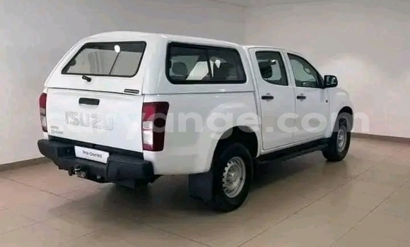 Buy Used Isuzu D–MAX White Car in Gobabis in Omaheke Buy Used Isuzu D–MAX White Car in Gobabis in Omaheke