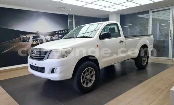 Buy Used Toyota Hilux White Car in Gobabis in Omaheke Buy Used Toyota Hilux White Car in Gobabis in Omaheke