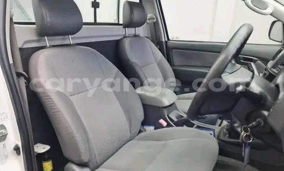 Buy Used Toyota Hilux White Car in Gobabis in Omaheke Buy Used Toyota Hilux White Car in Gobabis in Omaheke