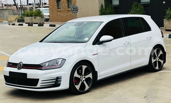 Acheter Occasion Voiture Volkswagen Golf Blanc à Henties Bay, Erongo