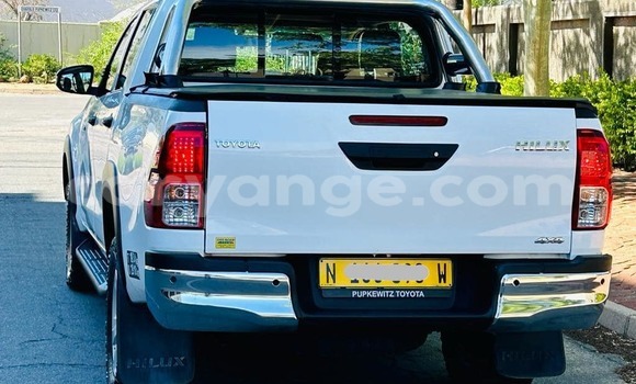 Acheter Occasion Voiture Toyota Hilux Blanc à Henties Bay, Erongo Acheter Occasion Voiture Toyota Hilux Blanc à Henties Bay, Erongo