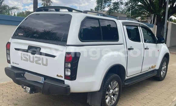 Acheter Occasion Voiture Isuzu D–MAX Blanc à Grootfontein, Namibie Acheter Occasion Voiture Isuzu D–MAX Blanc à Grootfontein, Namibie
