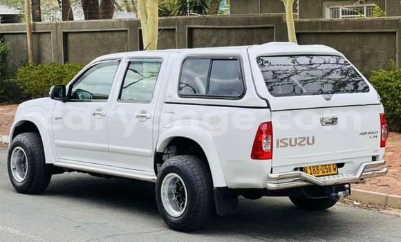Acheter Occasion Voiture Isuzu KB Blanc à Grootfontein, Namibie Acheter Occasion Voiture Isuzu KB Blanc à Grootfontein, Namibie