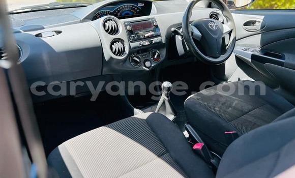 Acheter Occasion Voiture Toyota Etios Blanc à Gobabis, Omaheke Acheter Occasion Voiture Toyota Etios Blanc à Gobabis, Omaheke