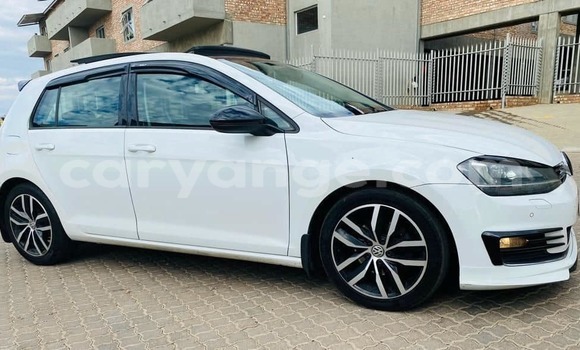 Acheter Occasion Voiture Volkswagen Golf Blanc à Grootfontein, Namibie Acheter Occasion Voiture Volkswagen Golf Blanc à Grootfontein, Namibie