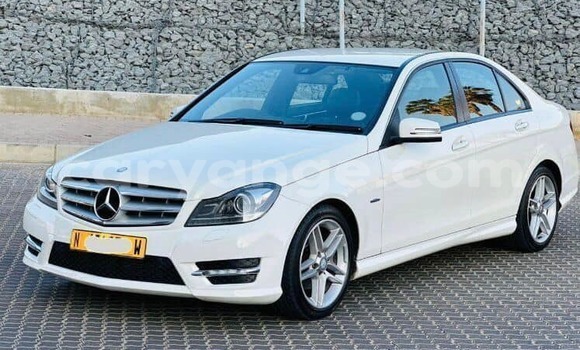 Buy Used Mercedes-Benz C–Class White Car in Grootfontein in Namibia