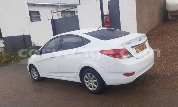 Acheter Occasion Voiture Hyundai Accent Blanc à Gobabis, Omaheke Acheter Occasion Voiture Hyundai Accent Blanc à Gobabis, Omaheke
