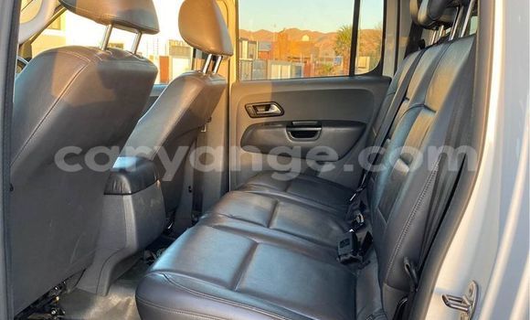 Acheter Occasion Voiture Volkswagen Amarok Blanc à Import - Dubai, Namibie Acheter Occasion Voiture Volkswagen Amarok Blanc à Import - Dubai, Namibie