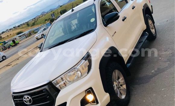 Acheter Occasion Voiture Toyota 2000GT Blanc à Windhoek, Namibie Acheter Occasion Voiture Toyota 2000GT Blanc à Windhoek, Namibie