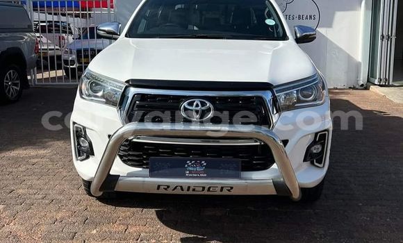 Acheter Occasion Voiture Toyota Hilux Blanc à Windhoek, Namibie Acheter Occasion Voiture Toyota Hilux Blanc à Windhoek, Namibie