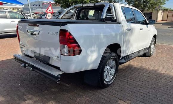 Acheter Occasion Voiture Toyota Hilux Blanc à Windhoek, Namibie Acheter Occasion Voiture Toyota Hilux Blanc à Windhoek, Namibie