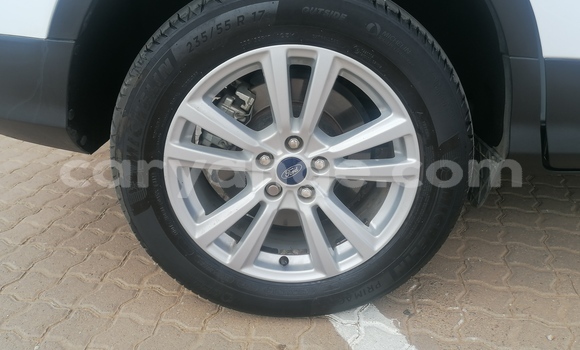 Acheter Occasion Voiture Ford Kuga Blanc à Windhoek, Namibie Acheter Occasion Voiture Ford Kuga Blanc à Windhoek, Namibie